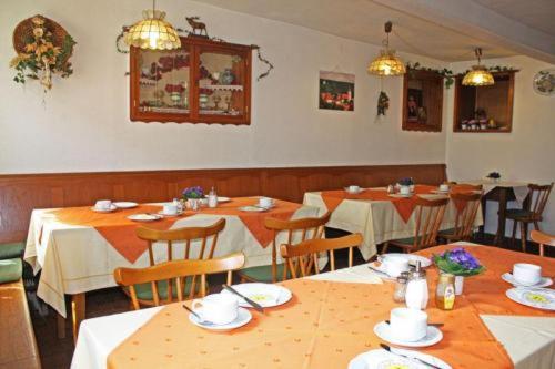 Gasthof Zur Krone Burghaslach ภายนอก รูปภาพ